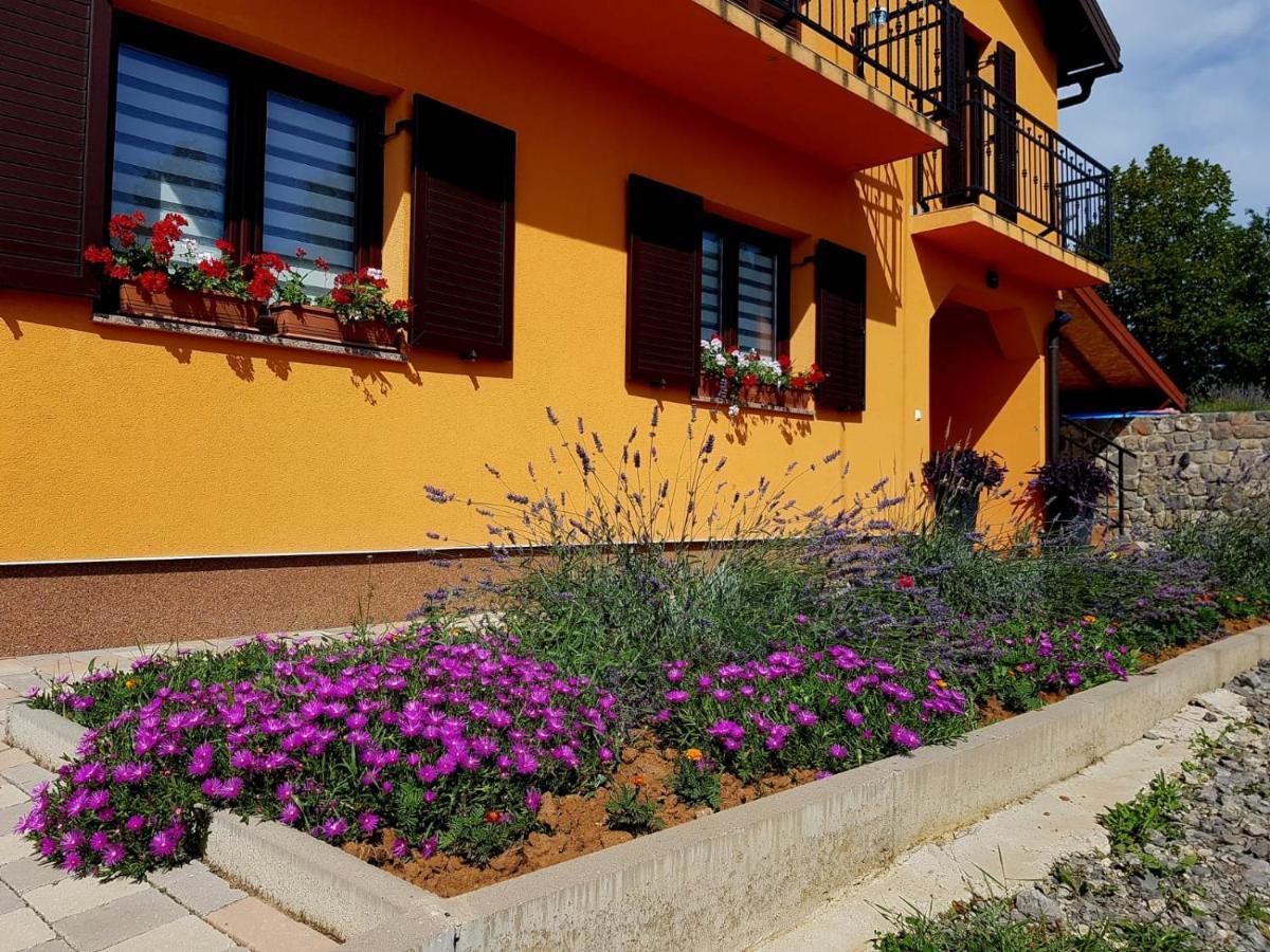 4 You Lovinac  Exterior foto